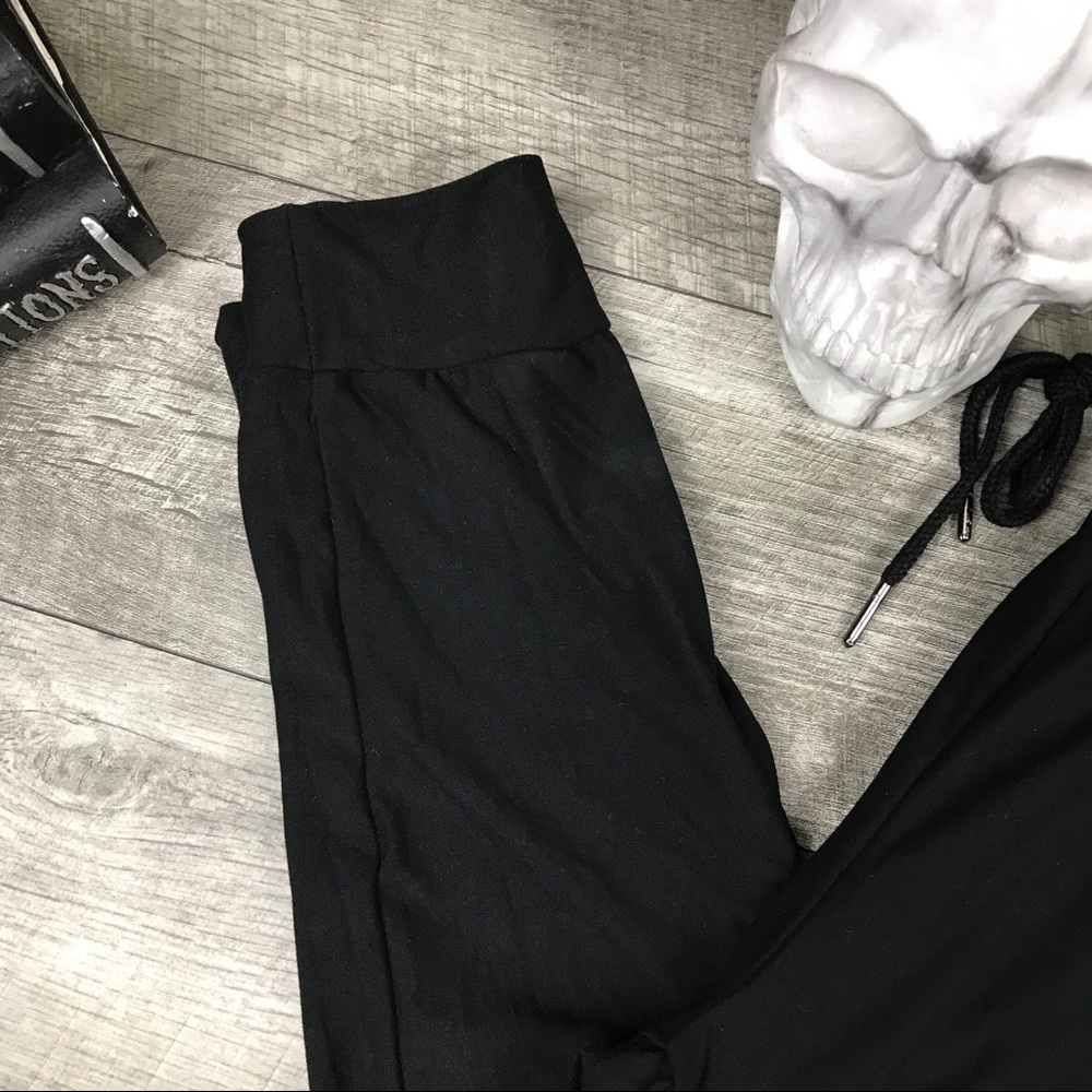 Ultra butter soft black joggers w pockets - Picture 2 of 6